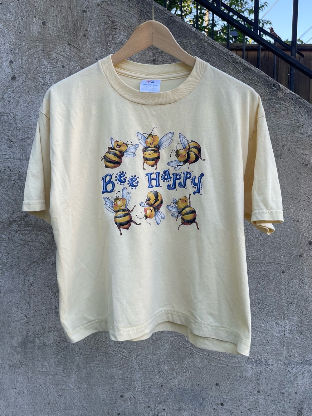 Vintage 90s “bee happy” butter yellow cropped t shirt size large